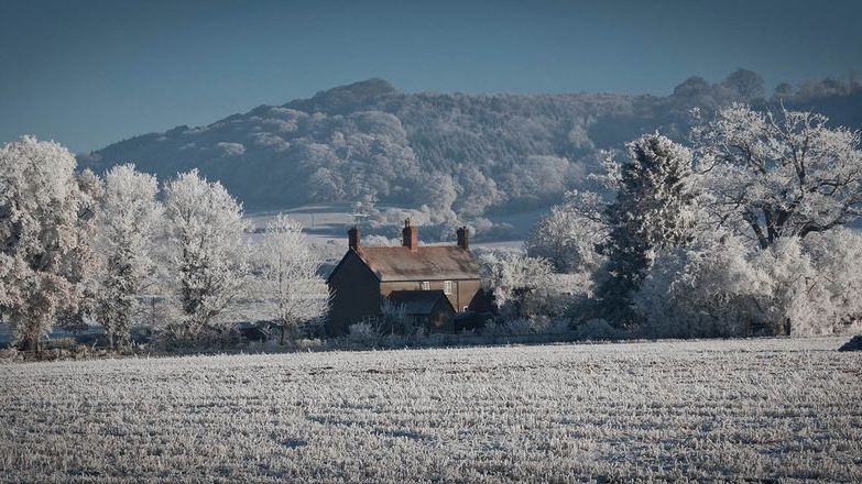 Winter cottage.jpg