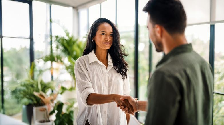 Man and woman shaking hands AdobeStock_26b626d7-e463-4509-874f-81bdb607e4ce.jpg