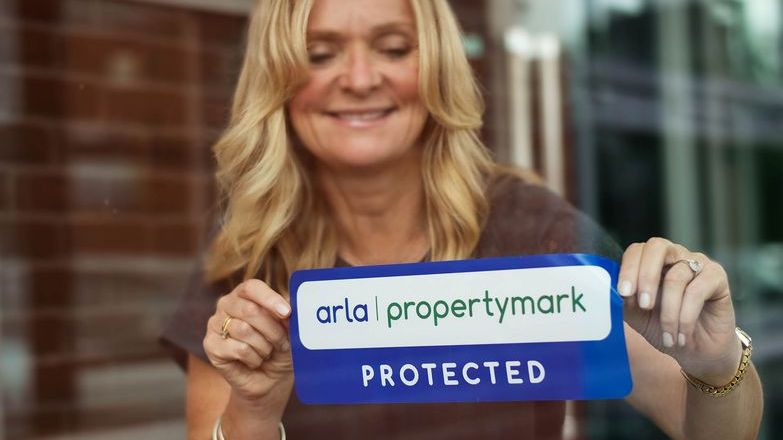 ARLA Propeertymark Protected Window Sticker female agent