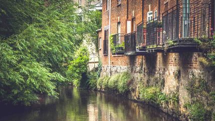 Riverside homes in Exeter