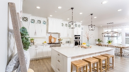 Large white kitchen.jpg